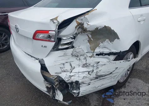 2013 Toyota Camry Le z USA, uszkodzony, nr VIN 4T4BF1FK6DR323958